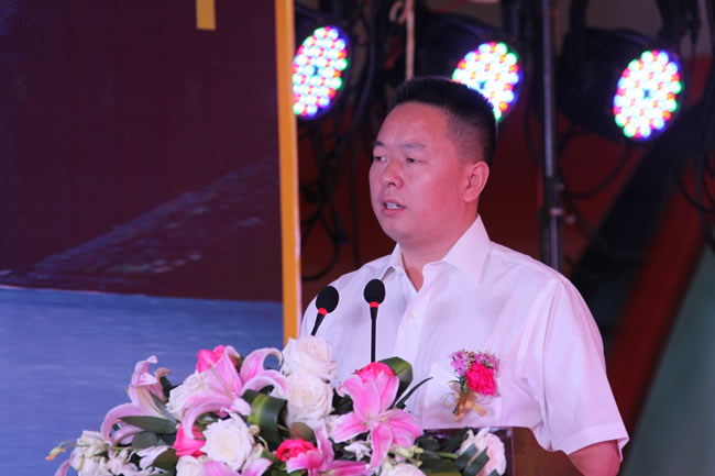 綿陽(yáng)新華東風(fēng)雷諾4S店盛大開(kāi)業(yè)2.jpg 綿陽(yáng)新華東風(fēng)雷諾4S店盛大開(kāi)業(yè)2.jpg